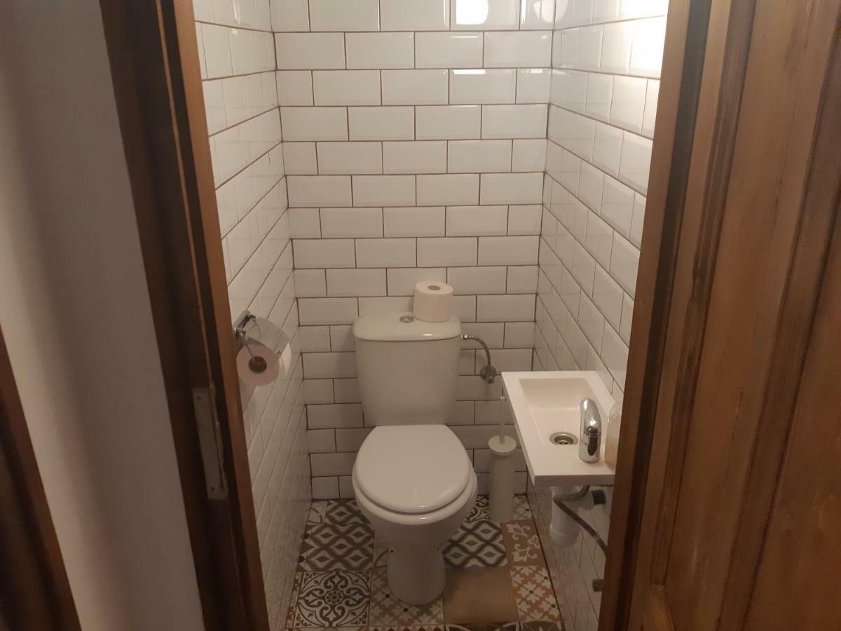 2 Bedroom Apartment Near Heroes Square บูดาเปสต์ ภายนอก รูปภาพ